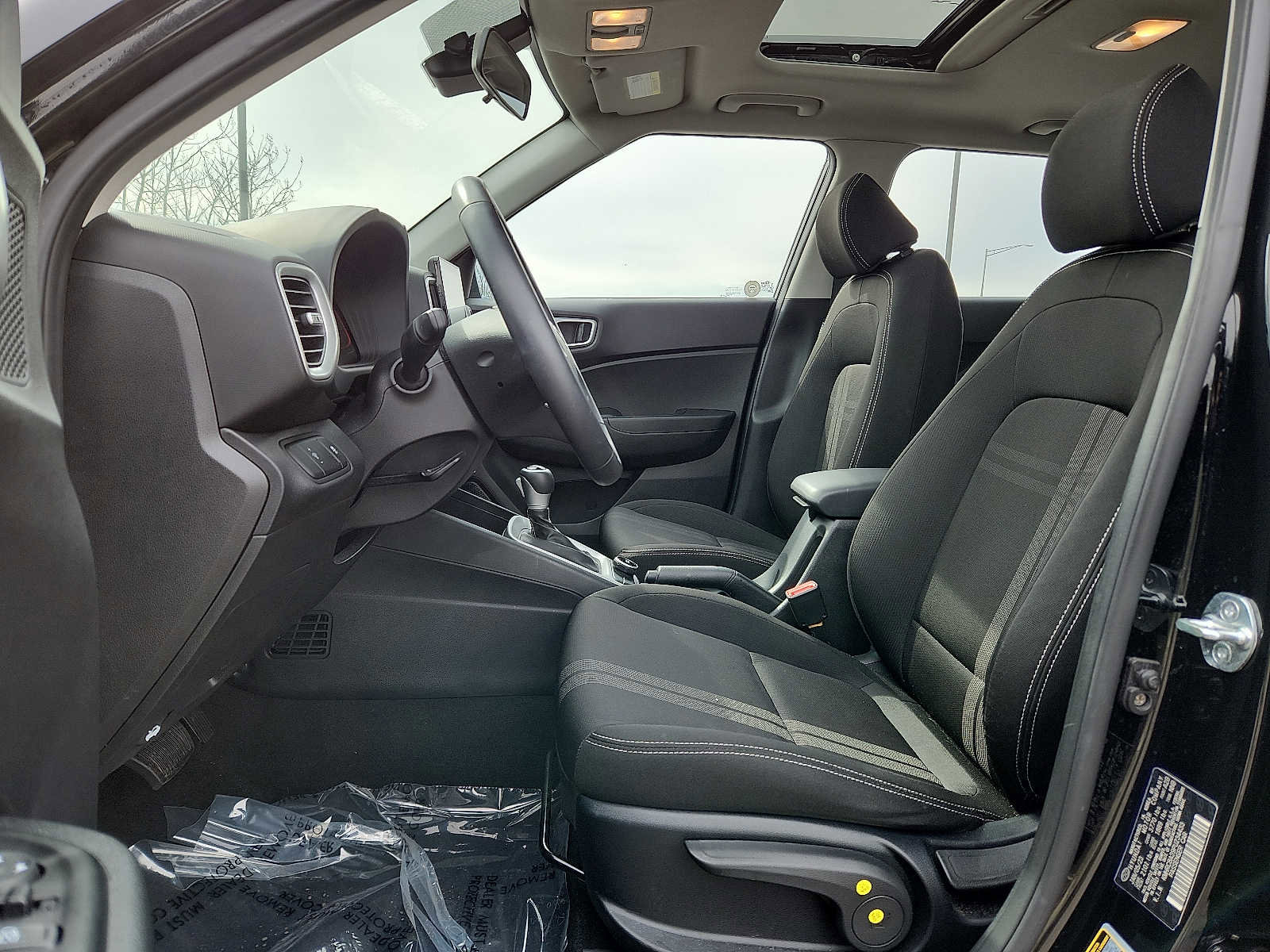 Used 2023 Hyundai Venue SEL w/ Cargo Package FWD image 13