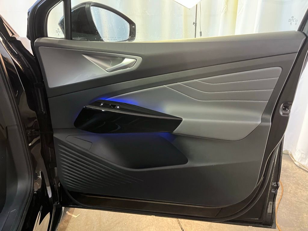 Used 2023 Volkswagen ID.4 Pro S Plus image 11