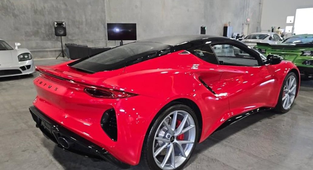 Used 2025 Lotus Emira RWD image 2