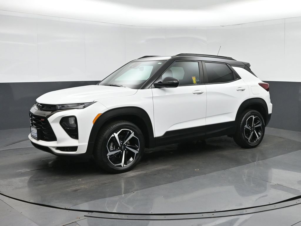 Used 2023 Chevrolet TrailBlazer RS w/ Convenience Package AWD/4WD image 3