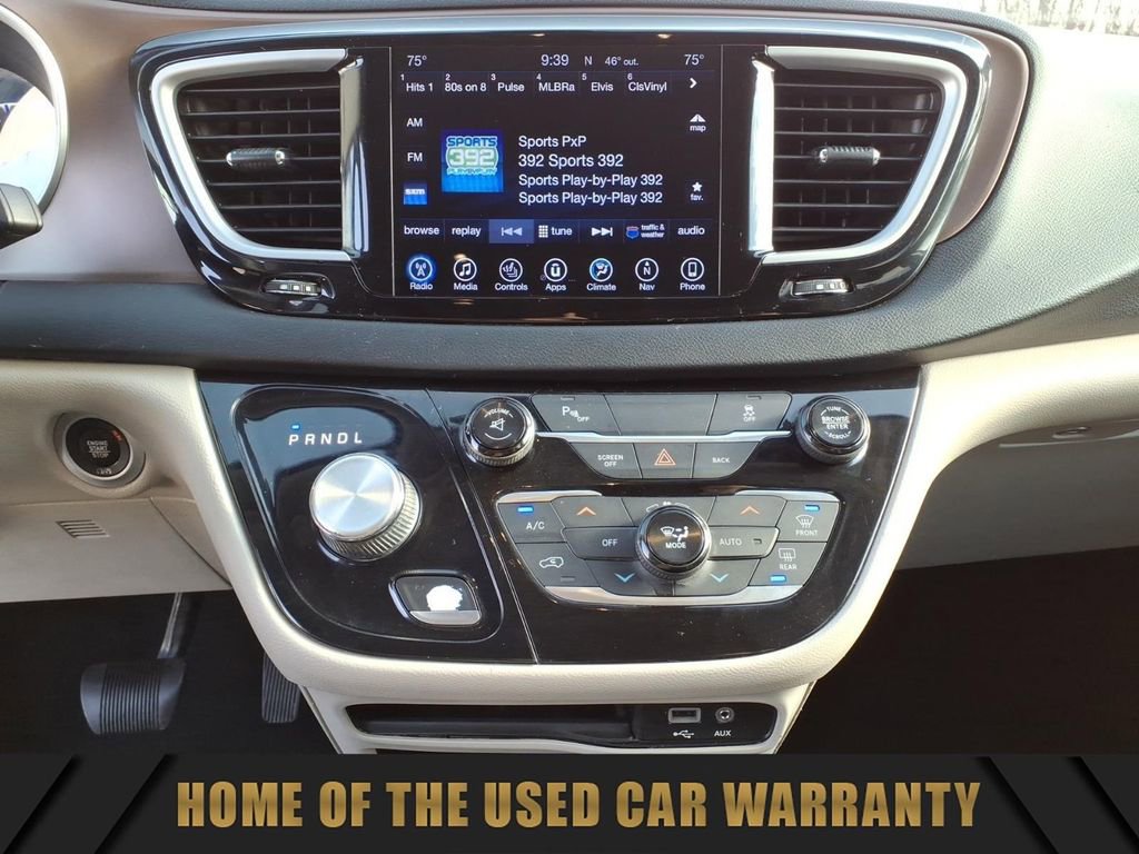 Used 2017 Chrysler Pacifica Touring-L image 24