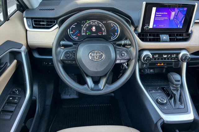 Certified 2023 Toyota RAV4 LE AWD/4WD image 15