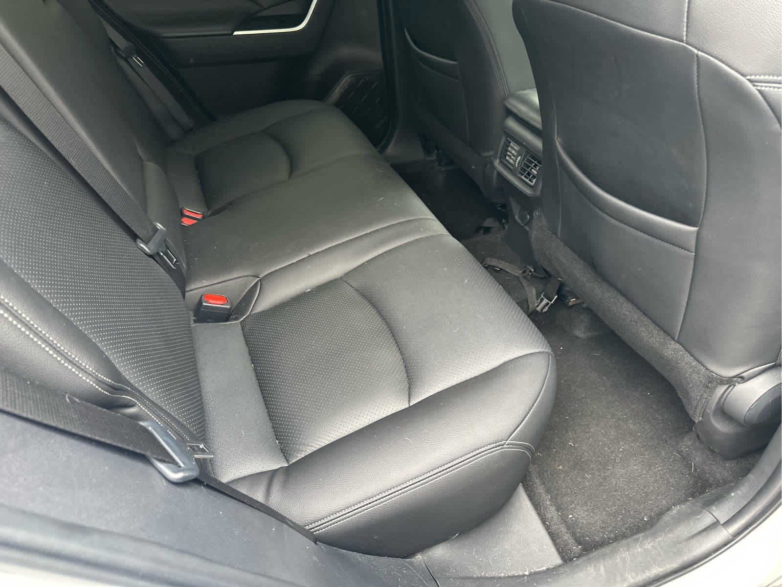 Used 2024 Toyota RAV4 LE AWD/4WD image 8