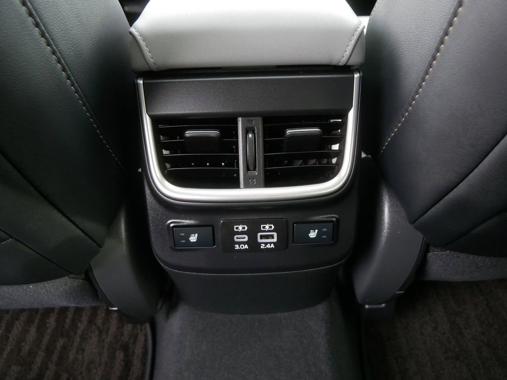 Used 2025 Subaru Outback Limited image 21