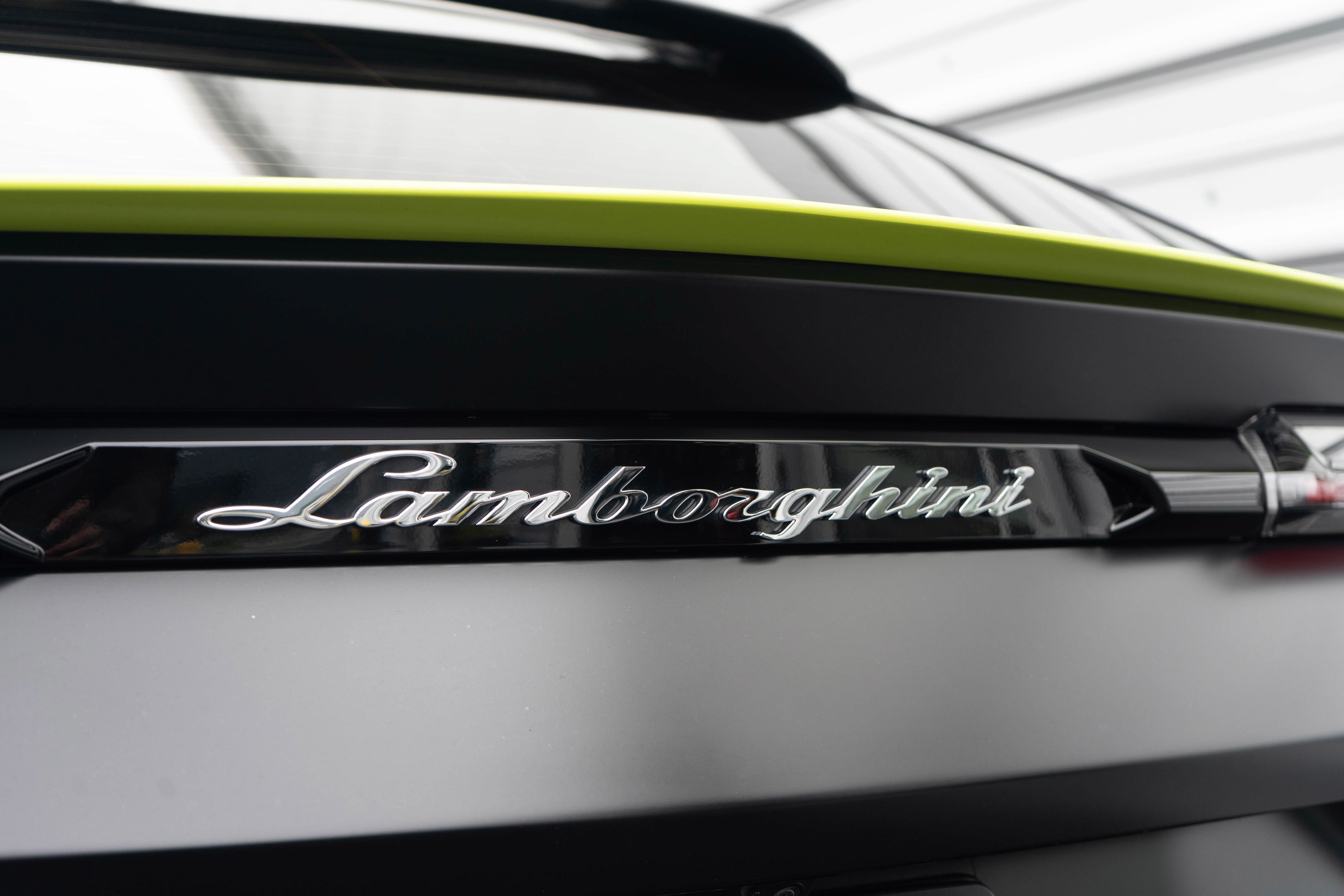 Used 2021 Lamborghini Urus AWD/4WD image 35