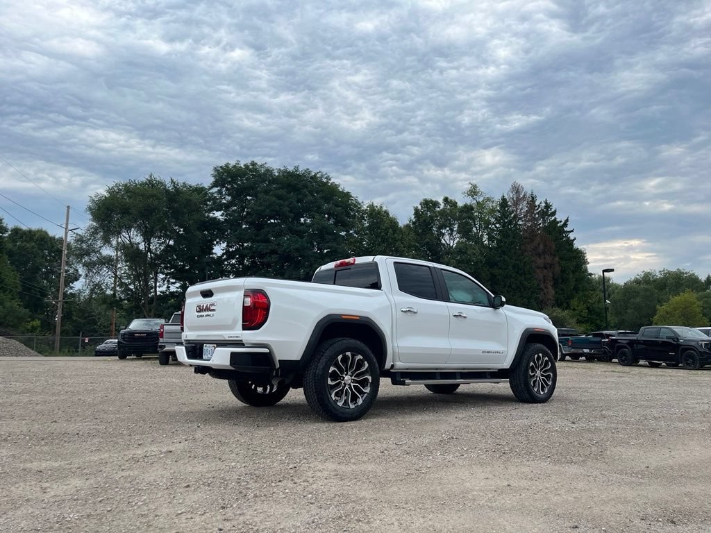 Used 2023 GMC Canyon Denali AWD/4WD image 7