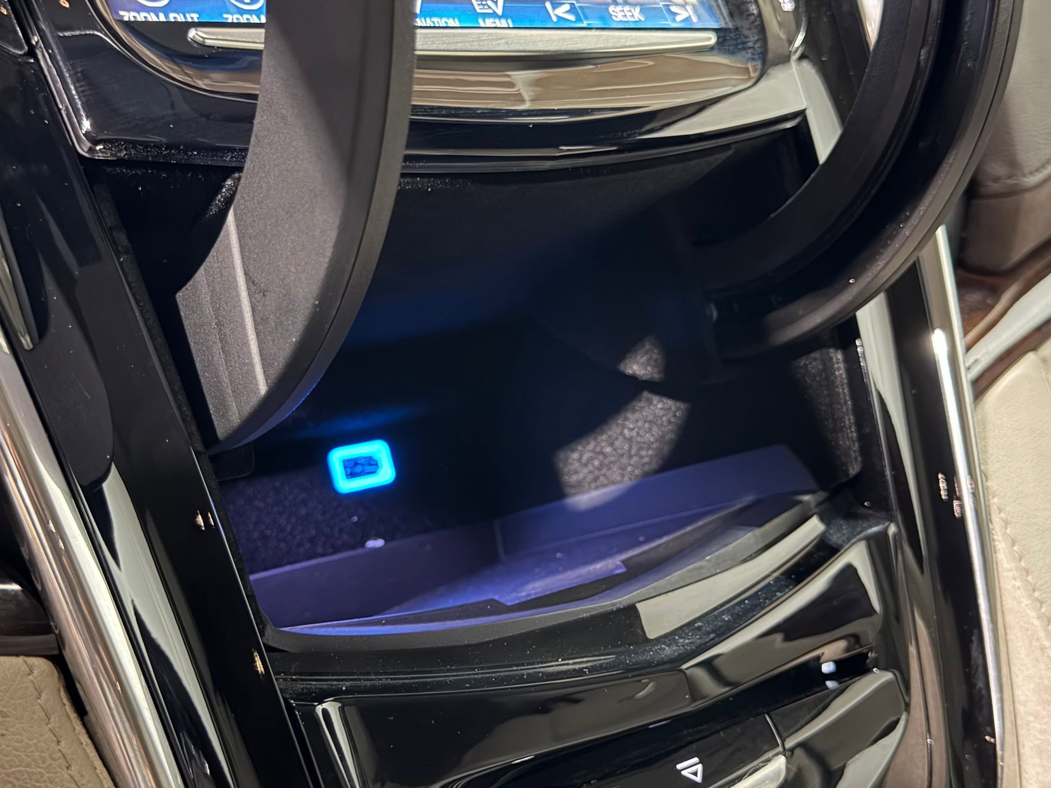 Used 2015 Cadillac Escalade Luxury AWD/4WD image 30