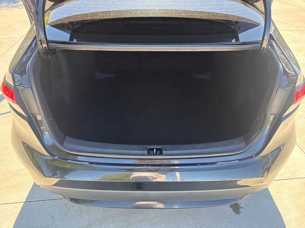 Used 2022 Toyota Corolla LE FWD image 31