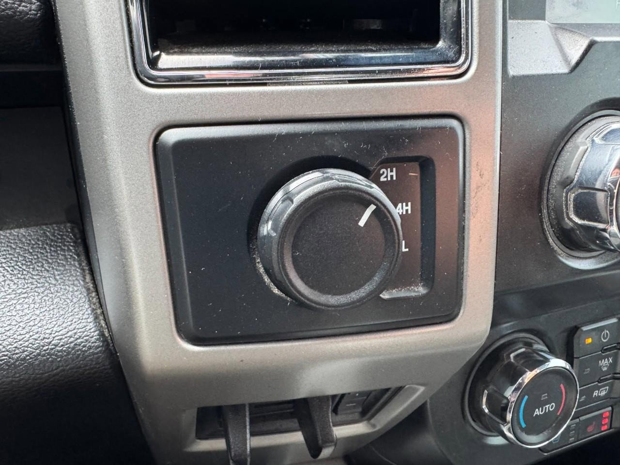 Used 2021 Ford F250 Lariat w/ Lariat Value Package AWD/4WD image 22