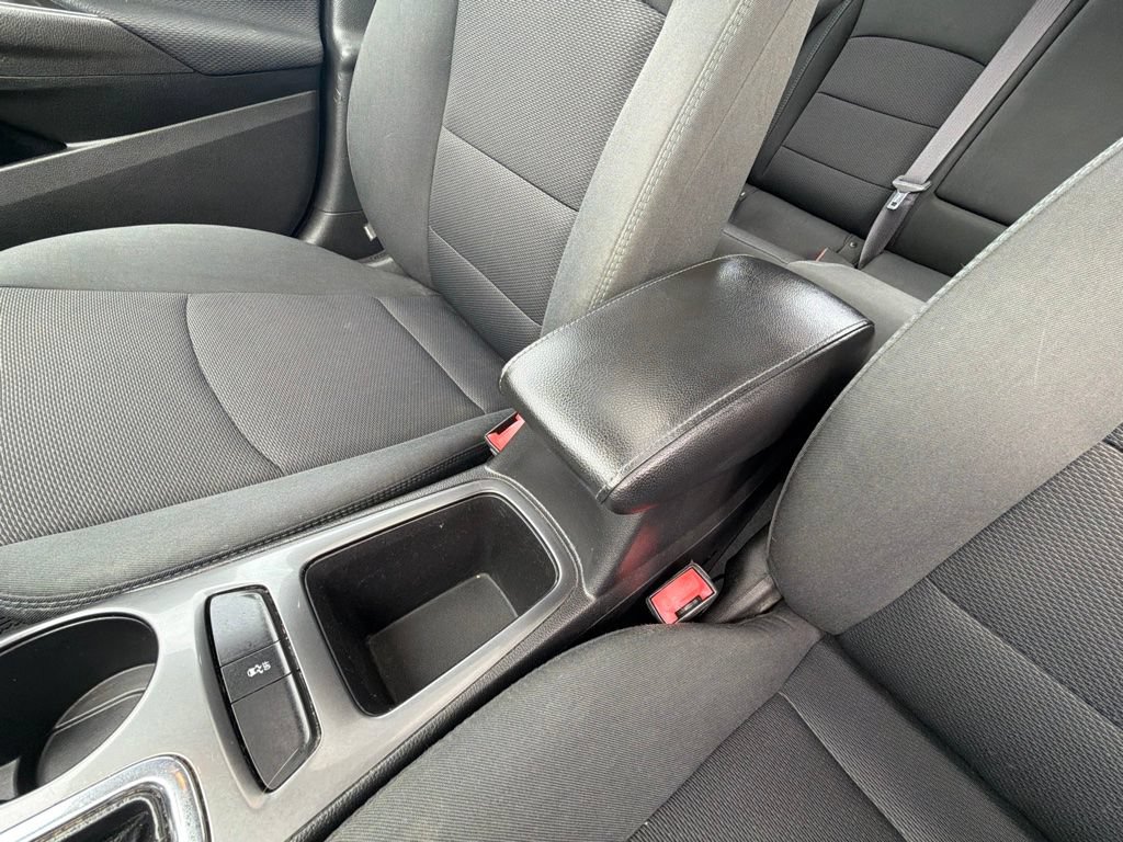 Used 2017 Chevrolet Cruze LT w/ Sun And Sound Package FWD image 20