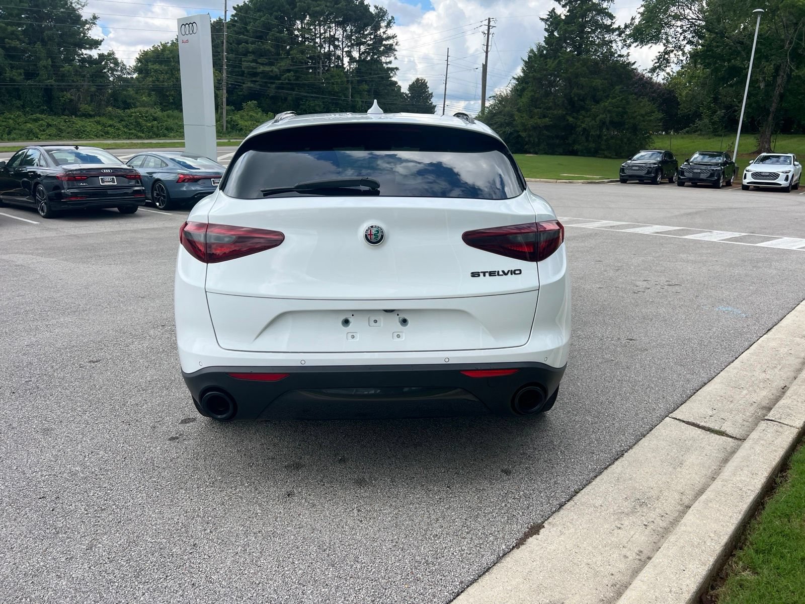 Used 2019 Alfa Romeo Stelvio w/ Nero Edizione RWD image 8