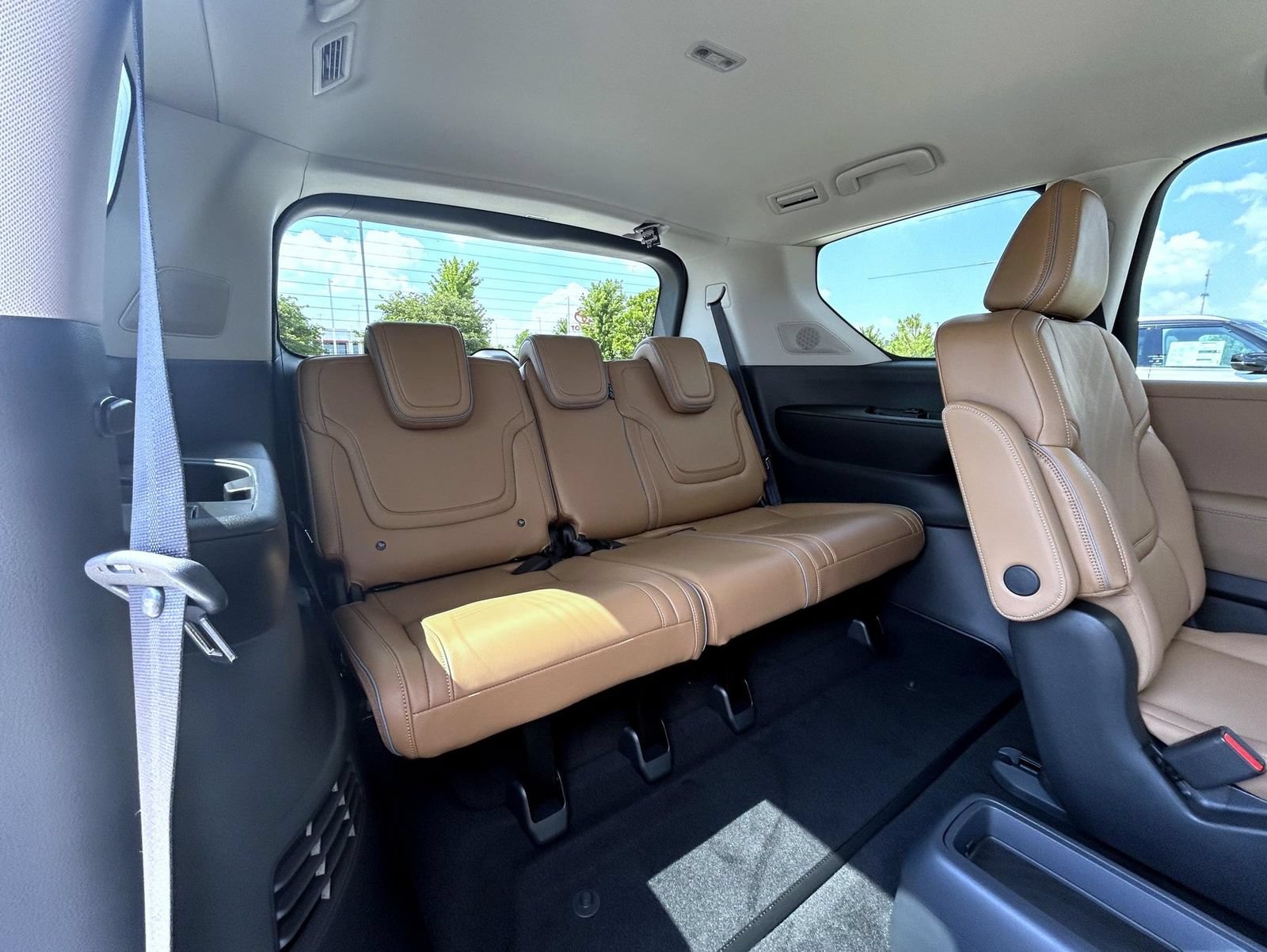New 2027 INFINITI QX80 Luxe w/ Cargo Package AWD/4WD image 19