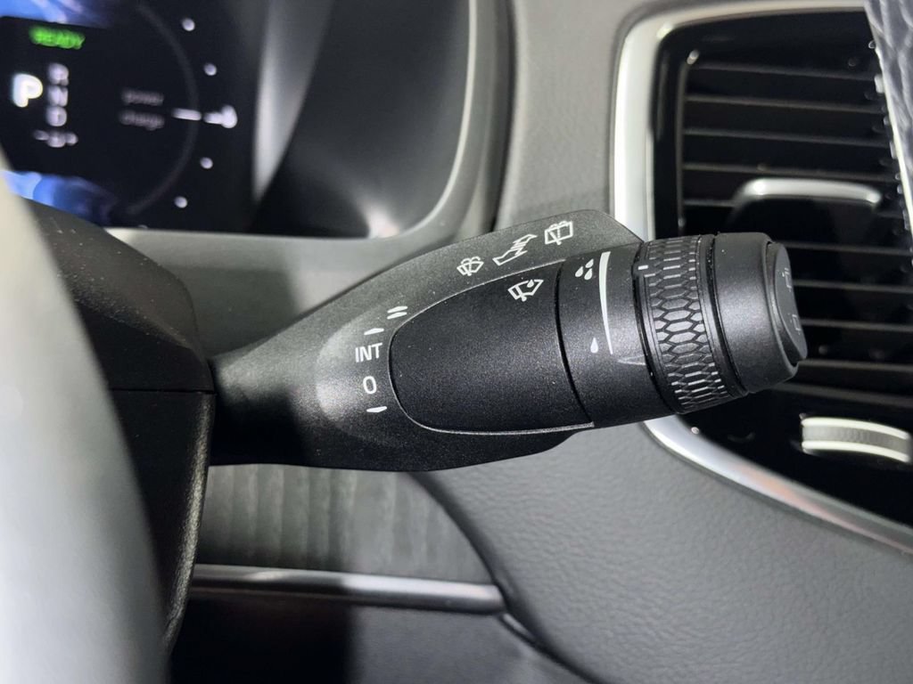 Used 2024 Volvo XC90 T8 Ultimate AWD/4WD image 28