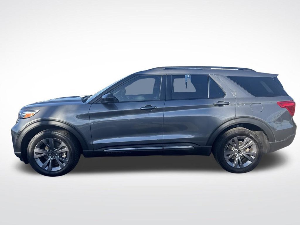 Used 2023 Ford Explorer XLT w/ Equipment Group 202A AWD/4WD image 4