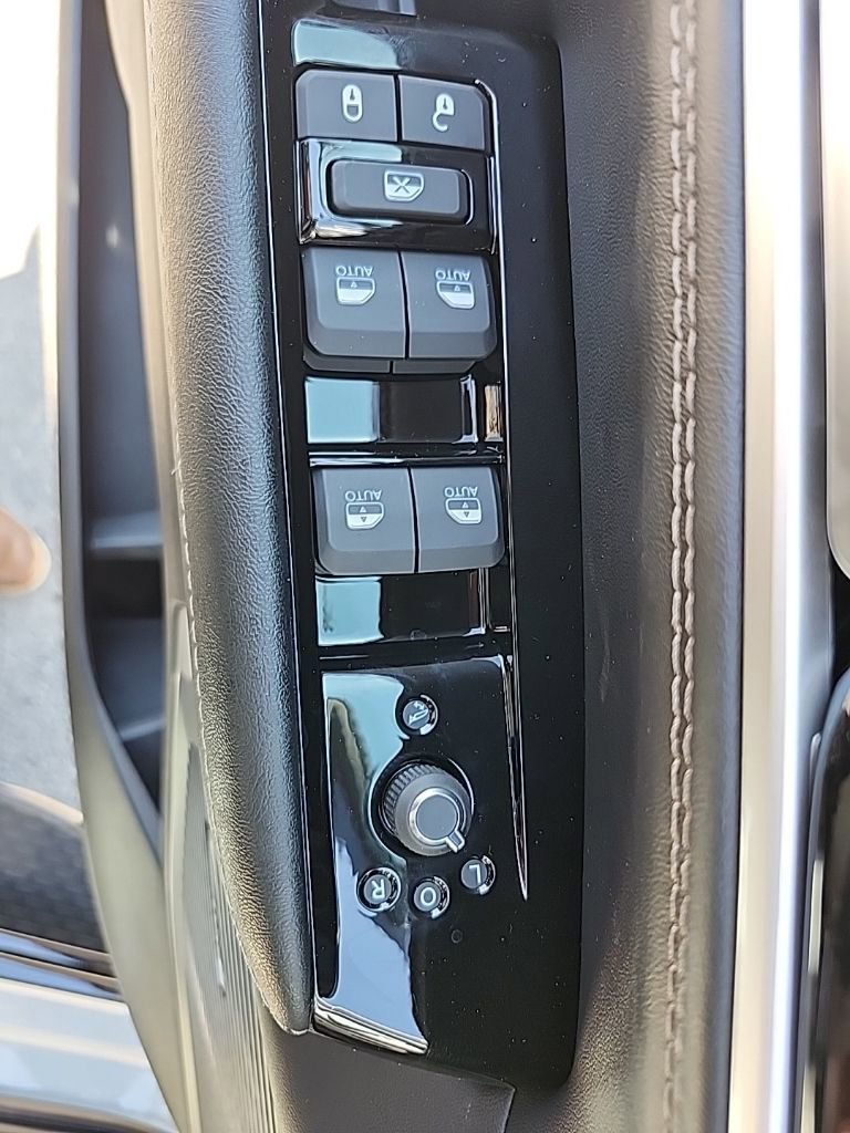New 2025 Jeep Wagoneer L Series II image 28