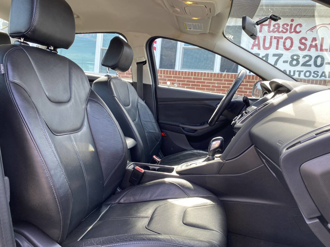 Used 2016 Ford Focus SE w/ Equipment Group 201A image 18