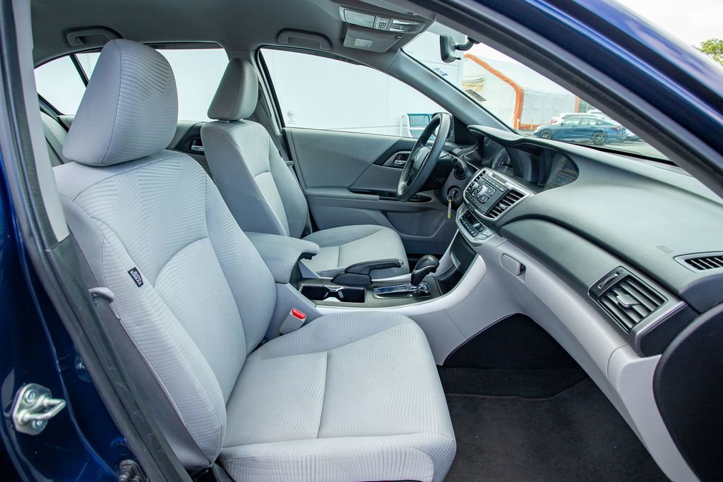 Used 2015 Honda Accord LX image 15