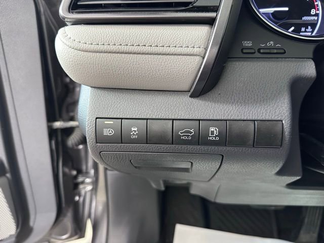 Used 2020 Toyota Camry XLE image 20