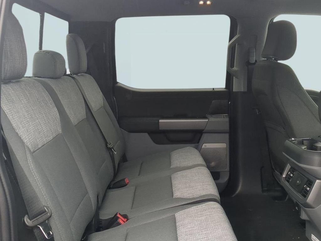New 2026 Ford F250 XLT w/ XLT Premium Package AWD/4WD image 28