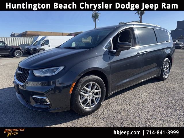 Used 2021 Chrysler Pacifica Touring
