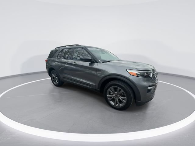 Used 2024 Ford Explorer XLT w/ Equipment Group 202A image 2