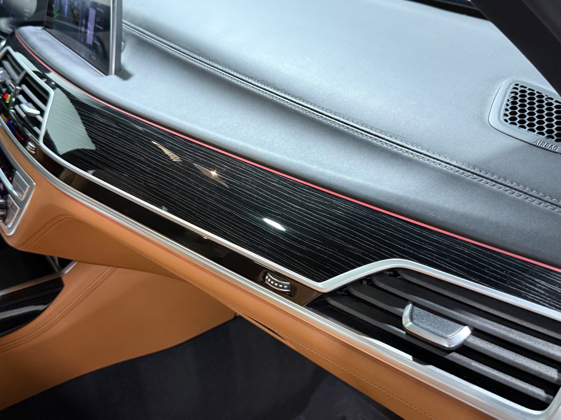 Used 2022 BMW 740i xDrive w/ M Sport Package image 62