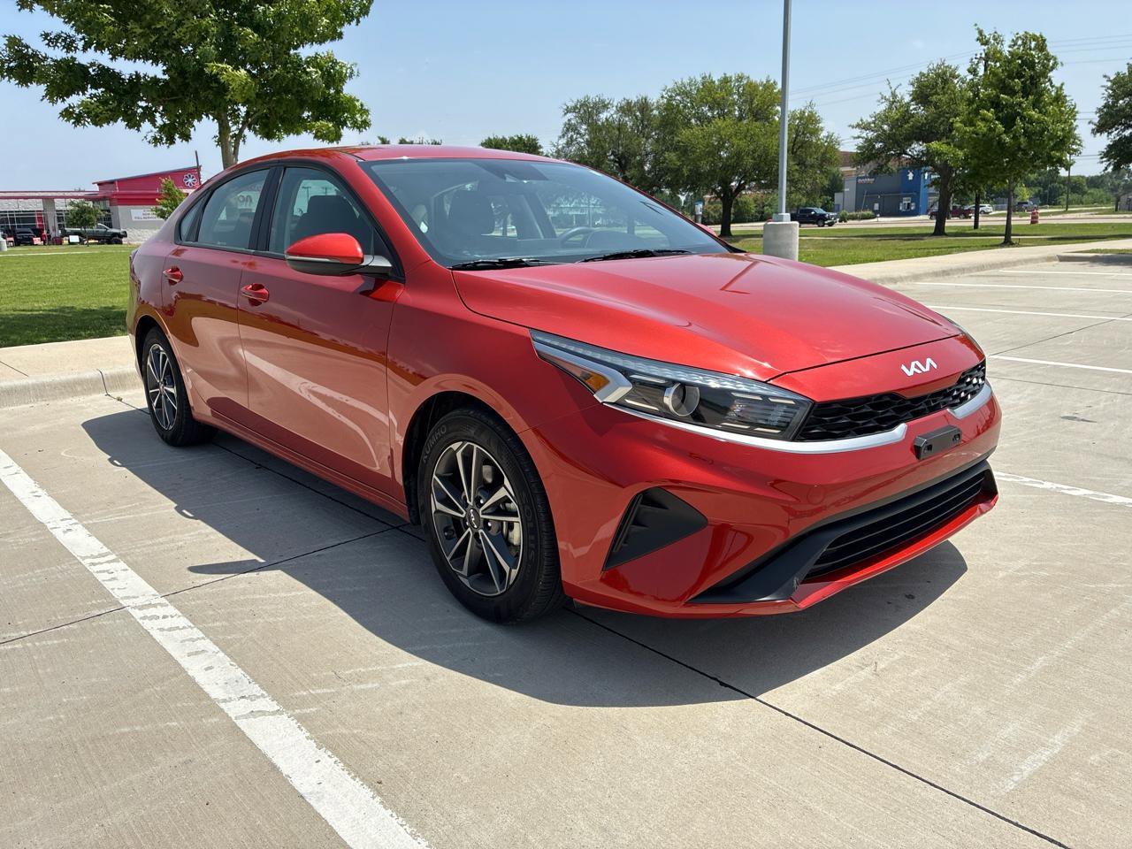 Used 2022 Kia Forte LXS w/ LXS Technology Package FWD image 3