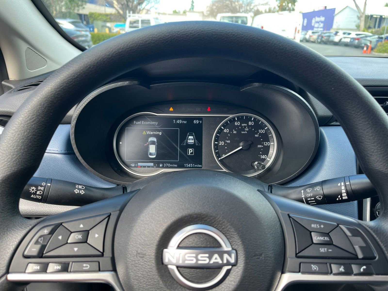 Used 2025 Nissan Versa SV image 25