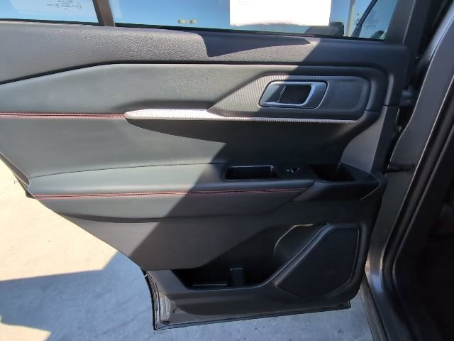 Used 2025 Ford Explorer ST-Line w/ ST-Line Street Pack image 27