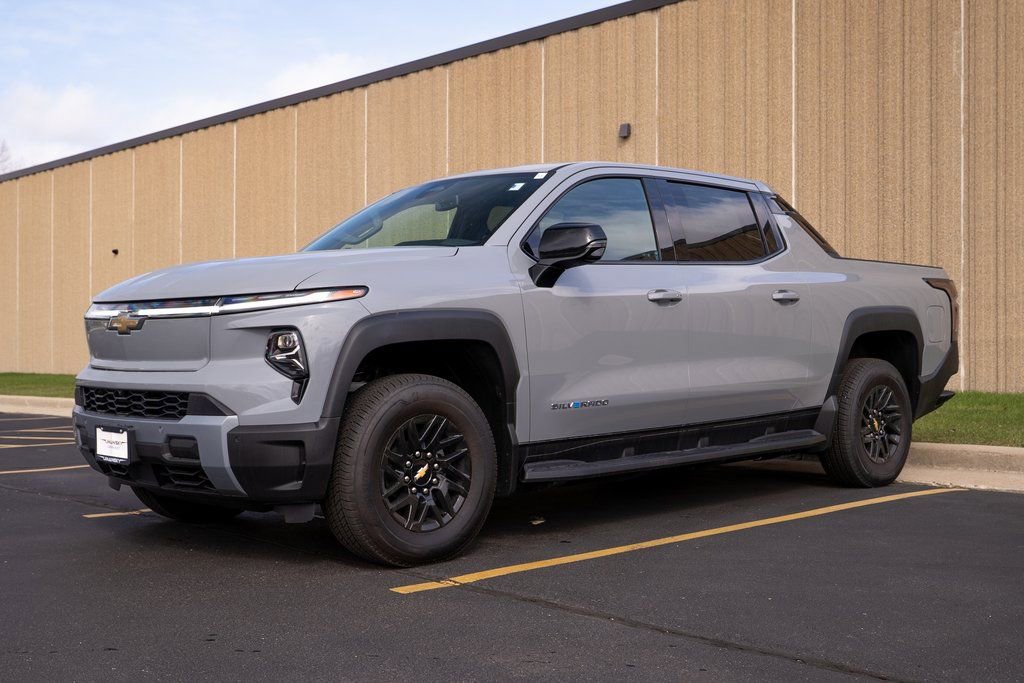 New 2025 Chevrolet Silverado EV LT image 3