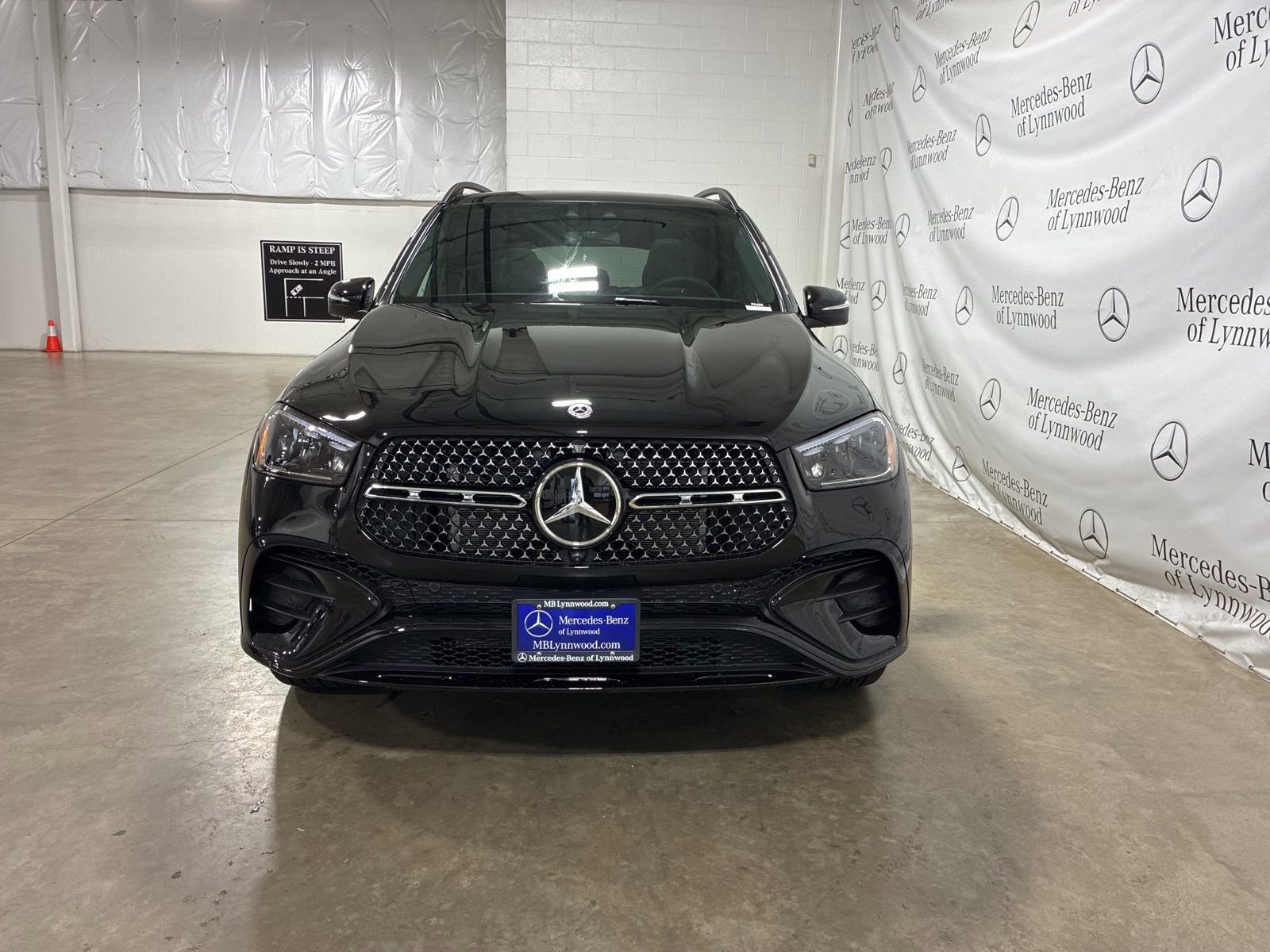 Used 2026 Mercedes-Benz GLE 580 4MATIC image 2