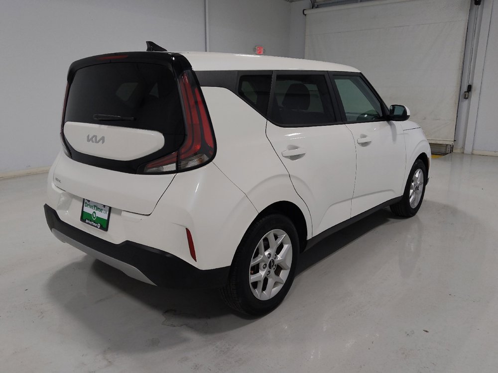 Used 2023 Kia Soul LX w/ LX Technology Package image 9