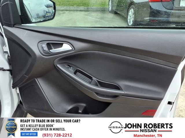 Used 2016 Ford Focus SE w/ SE Power Seat Package image 18