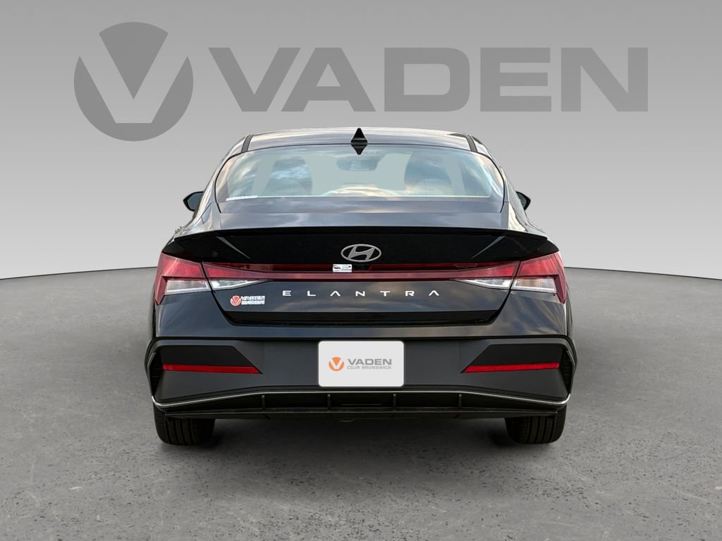 New 2026 Hyundai Elantra Sport image 19
