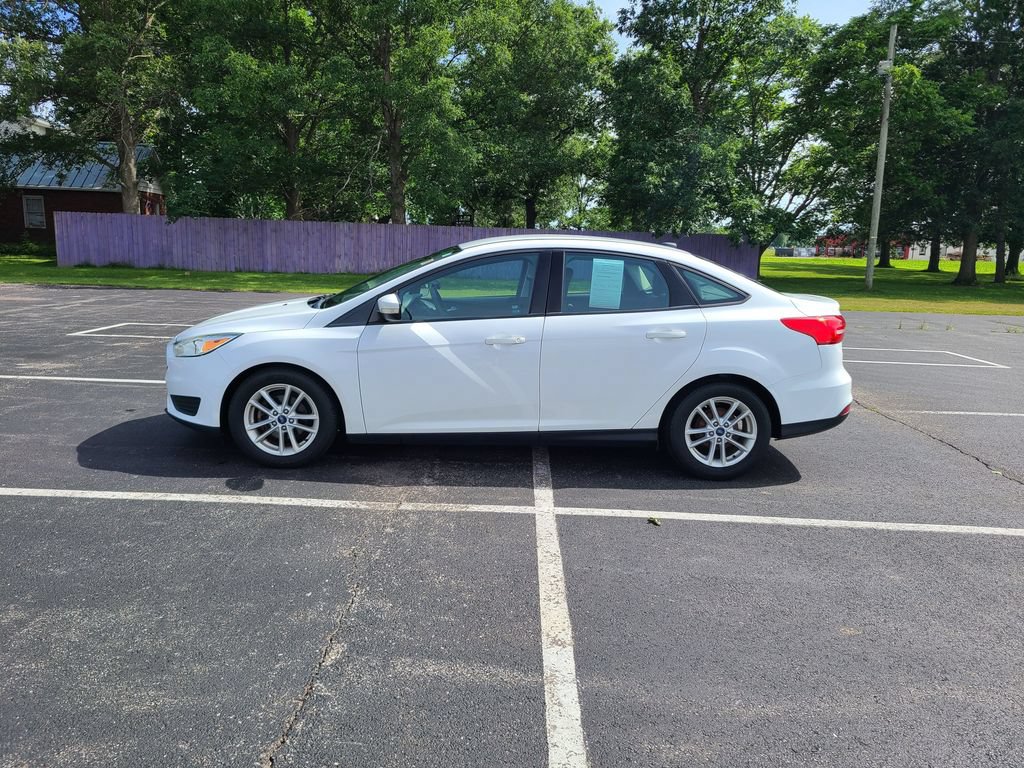 Used 2017 Ford Focus SE FWD image 4