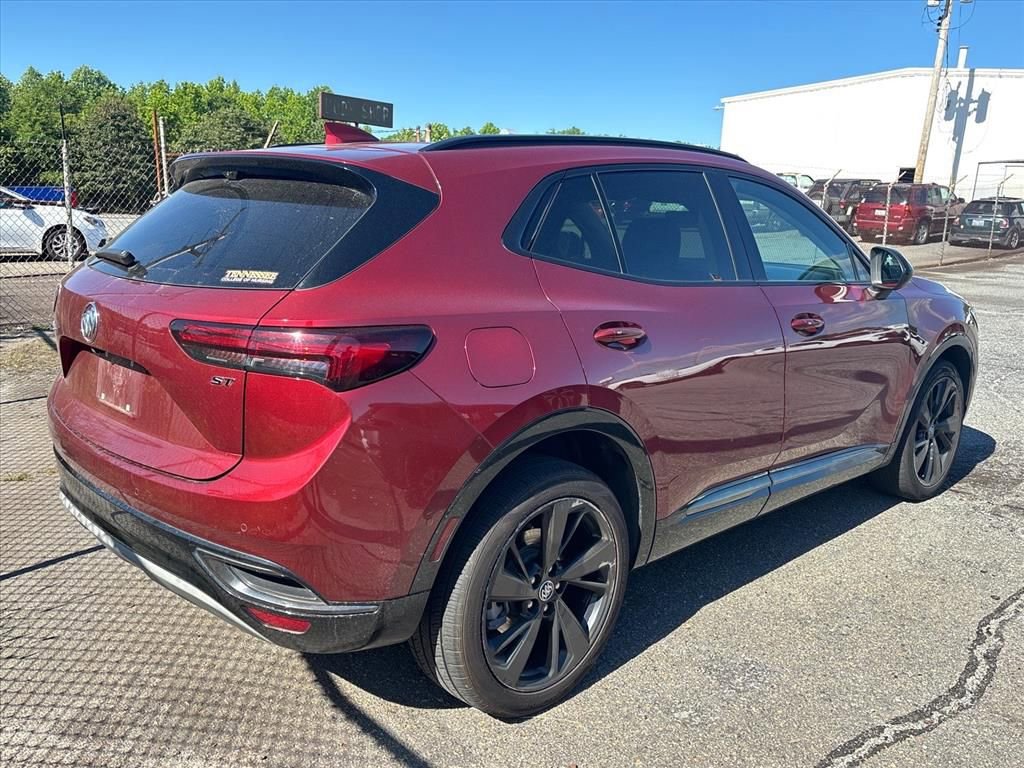 Used 2022 Buick Envision Essence w/ Technology Package II FWD image 11