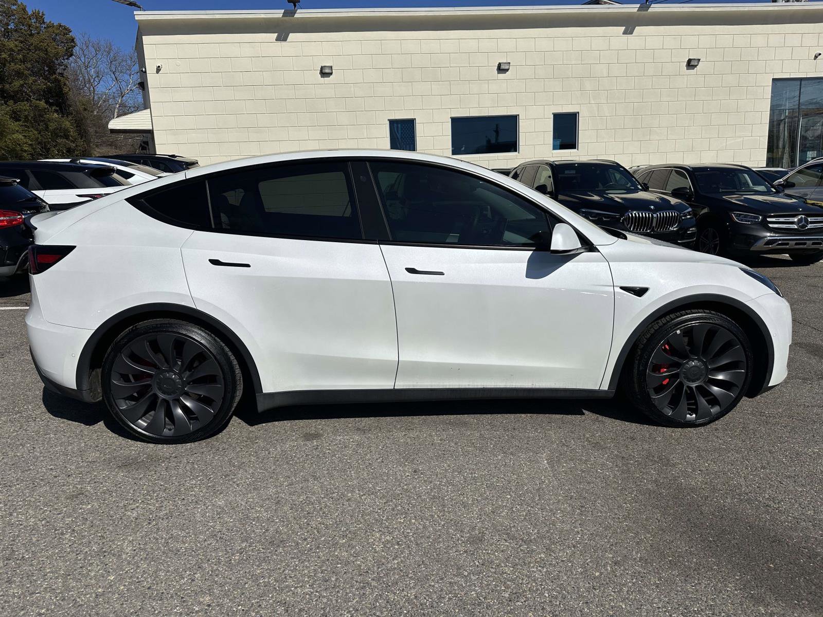 Used 2022 Tesla Model Y Performance AWD/4WD image 2