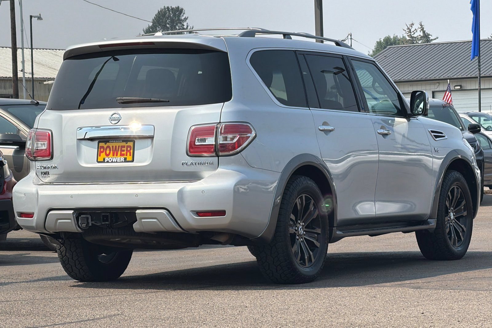 Used 2017 Nissan Armada Platinum w/ Interior Lighting Package AWD/4WD image 3