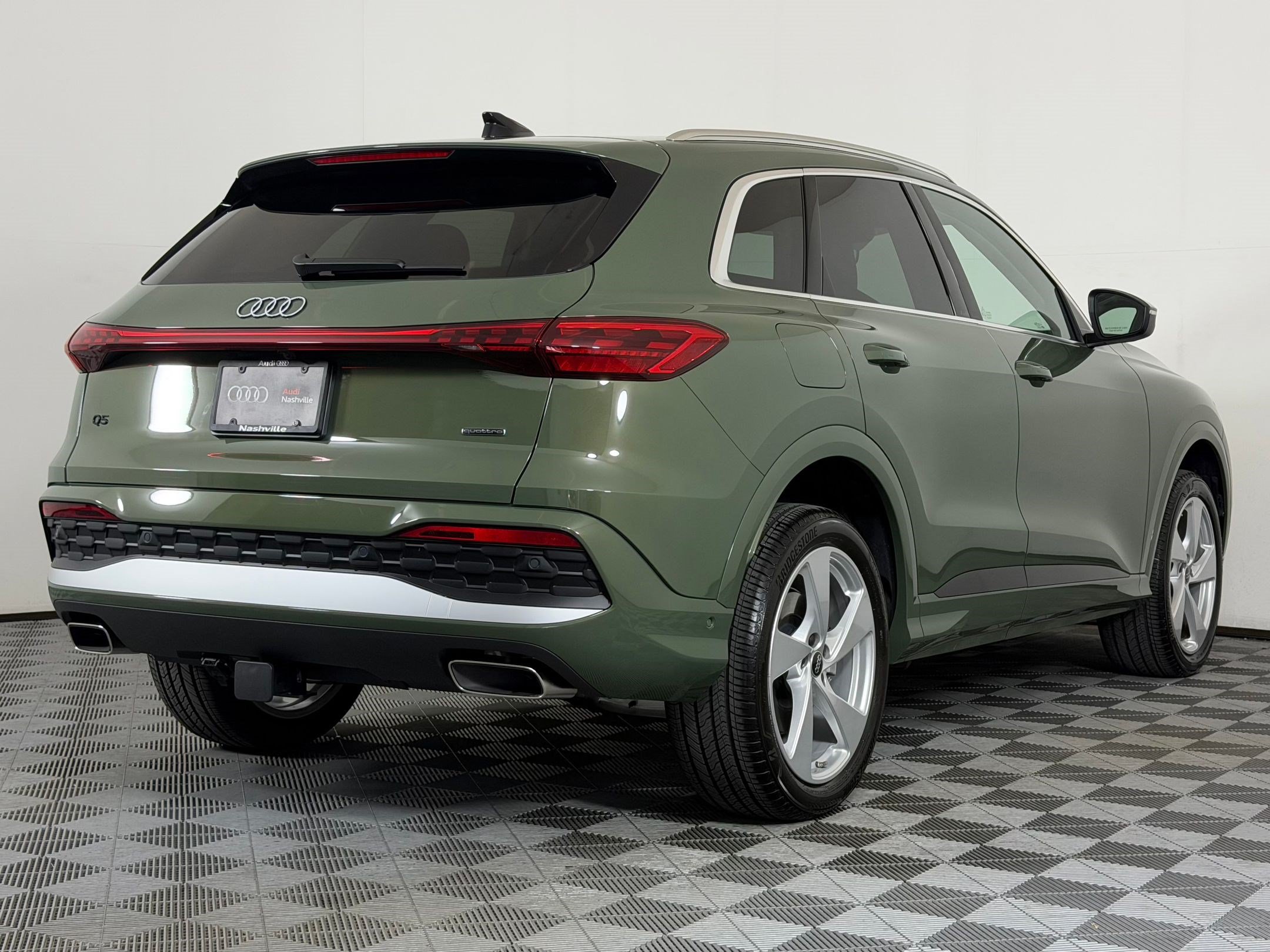 Used 2025 Audi Q5 Premium Plus w/ Premium Plus AWD/4WD image 9