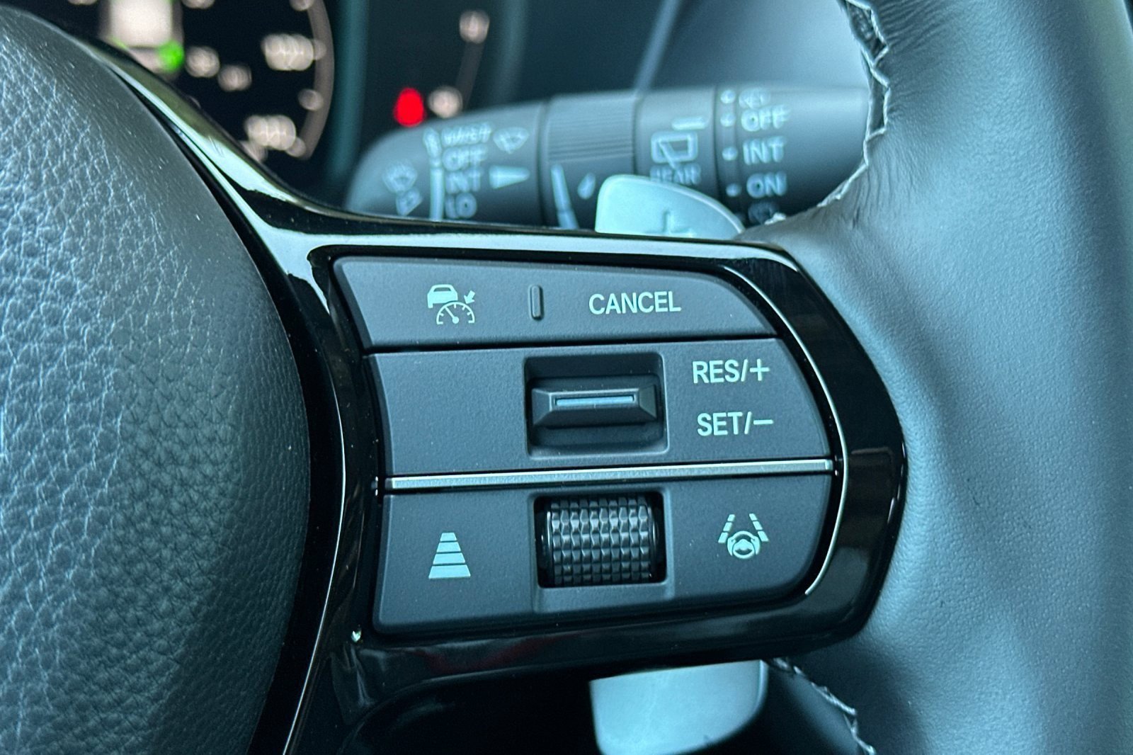 Used 2025 Acura ADX FWD image 31