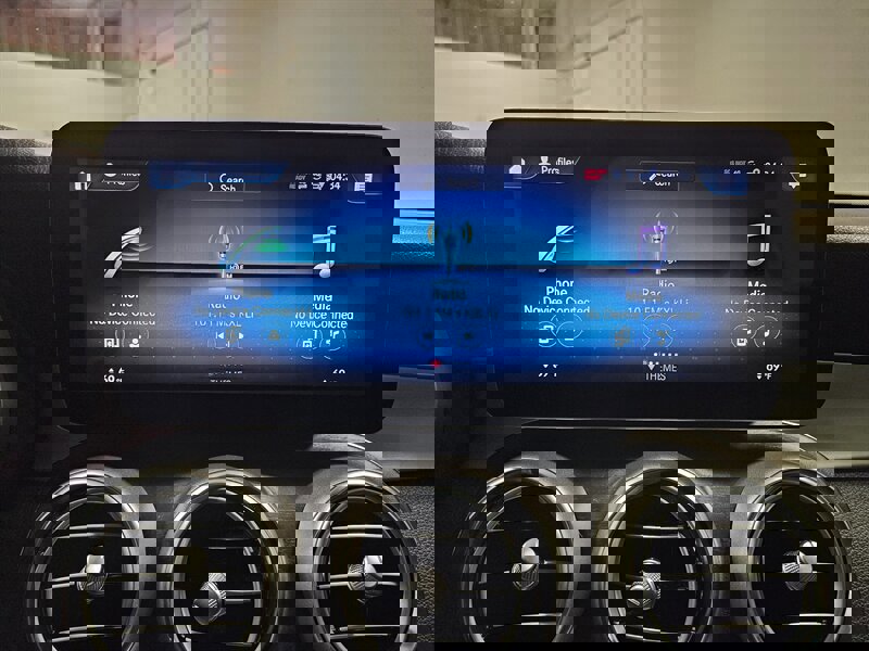 Used 2021 Mercedes-Benz GLC 300 4MATIC image 34