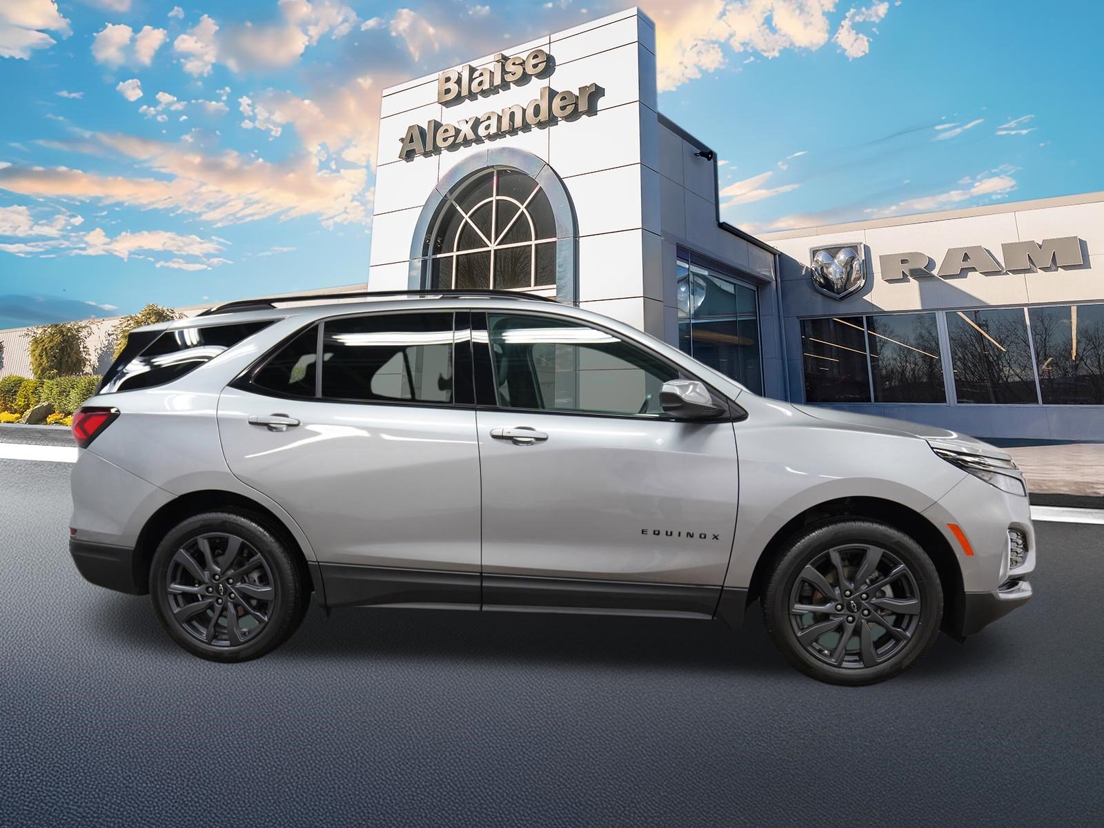 Used 2024 Chevrolet Equinox RS image 2