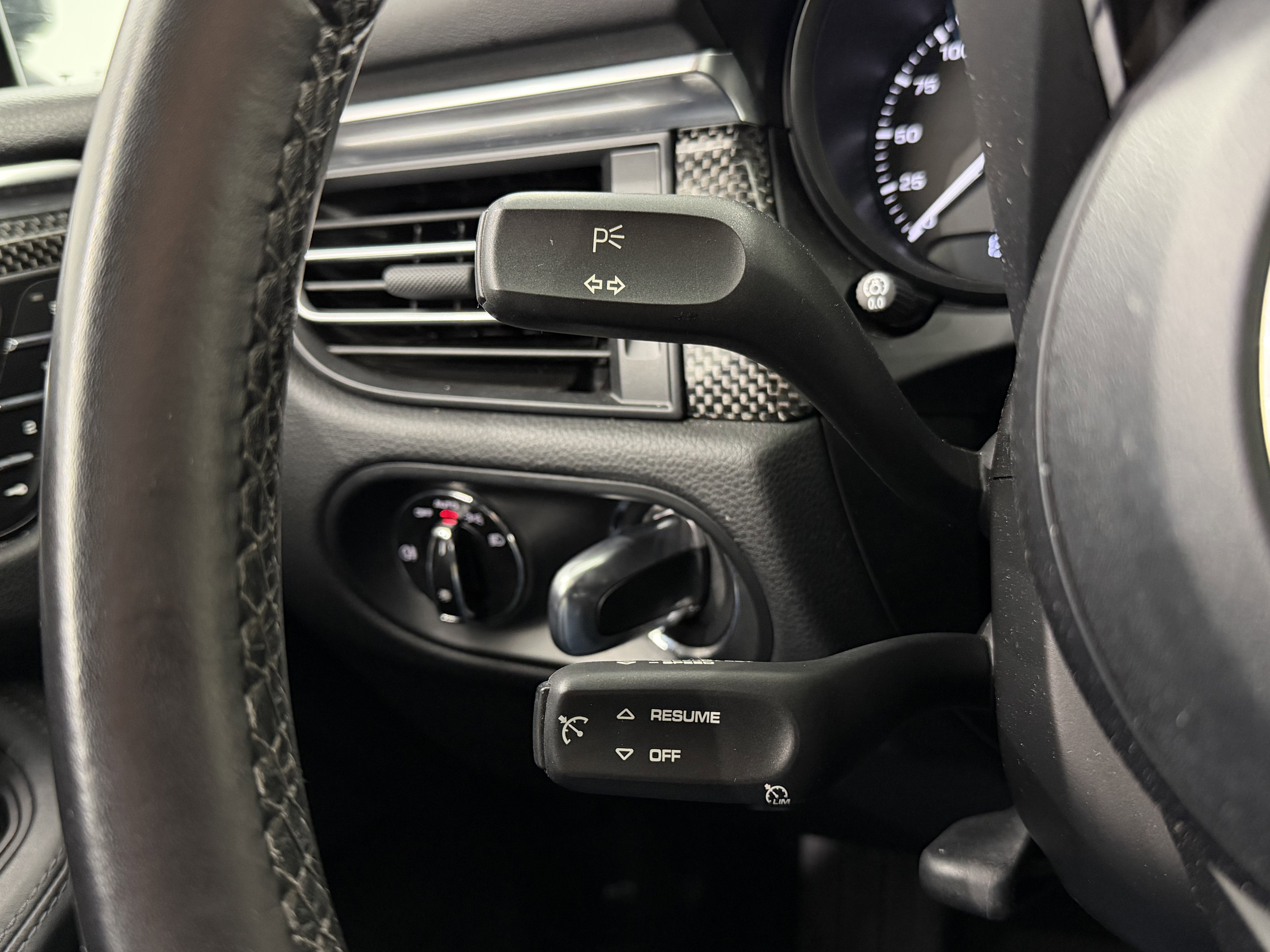 Certified 2022 Porsche Macan image 47