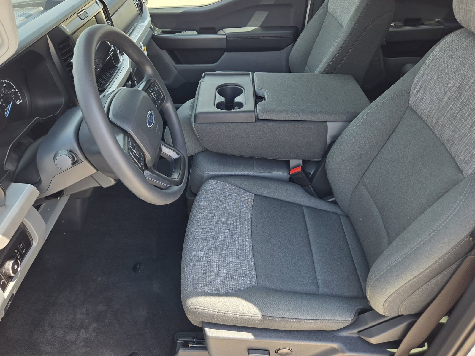 New 2025 Ford F250 XLT w/ FX4 Off-Road Package image 12