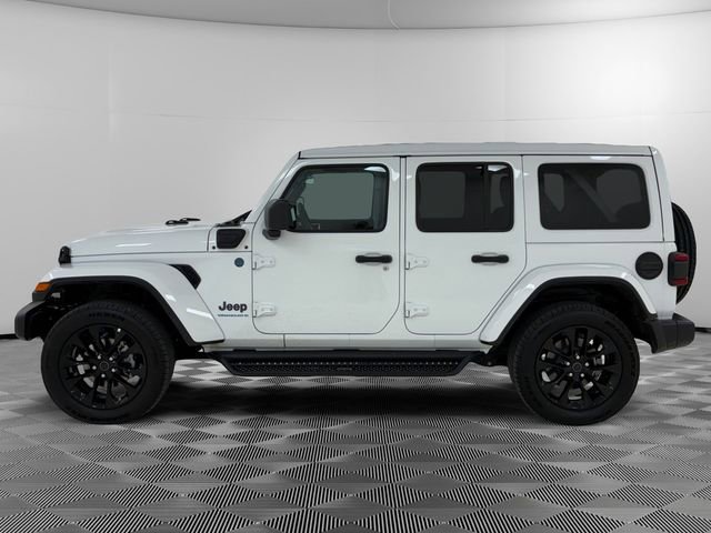 Used 2025 Jeep Wrangler Unlimited Sahara w/ Safety Group AWD/4WD image 2