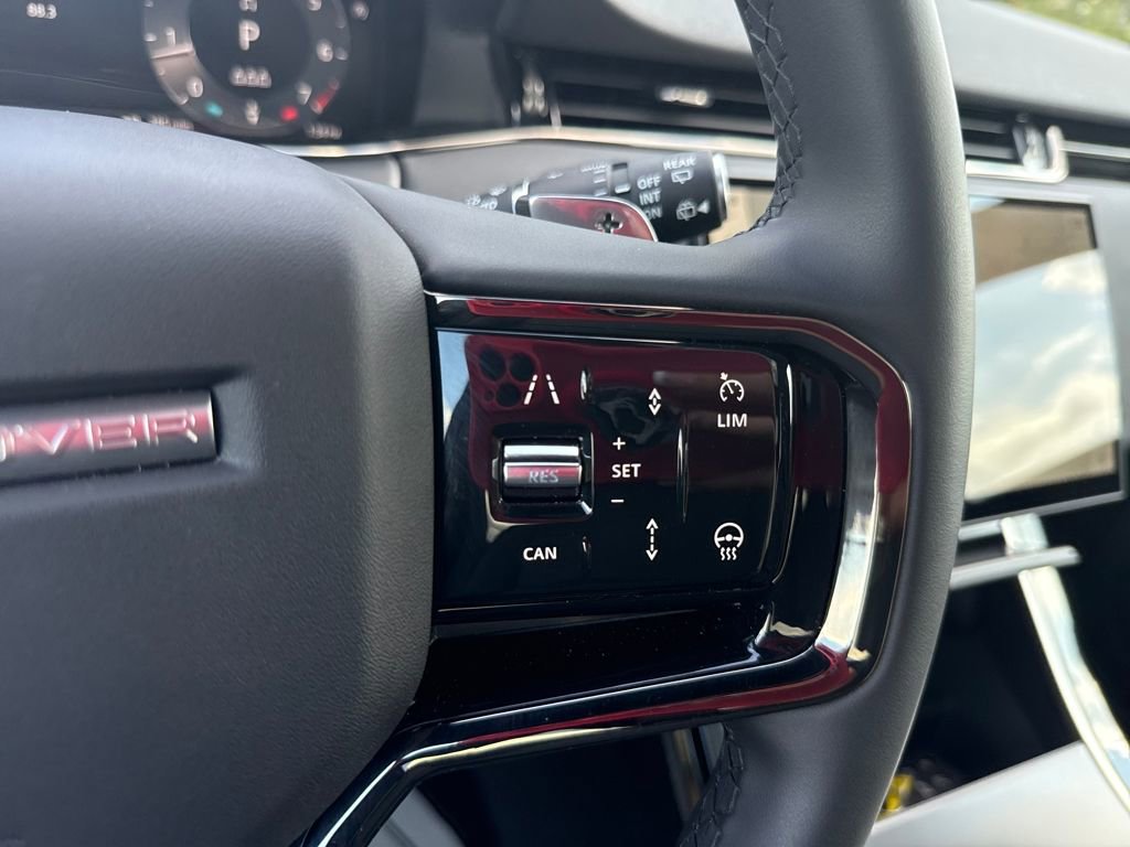 Used 2025 Land Rover Range Rover Evoque Dynamic SE image 24