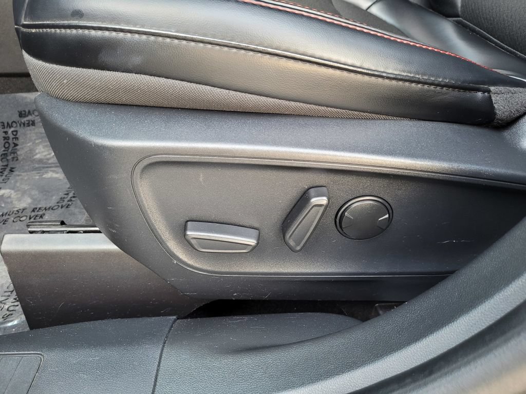 Used 2025 Ford Escape ST-Line FWD image 12