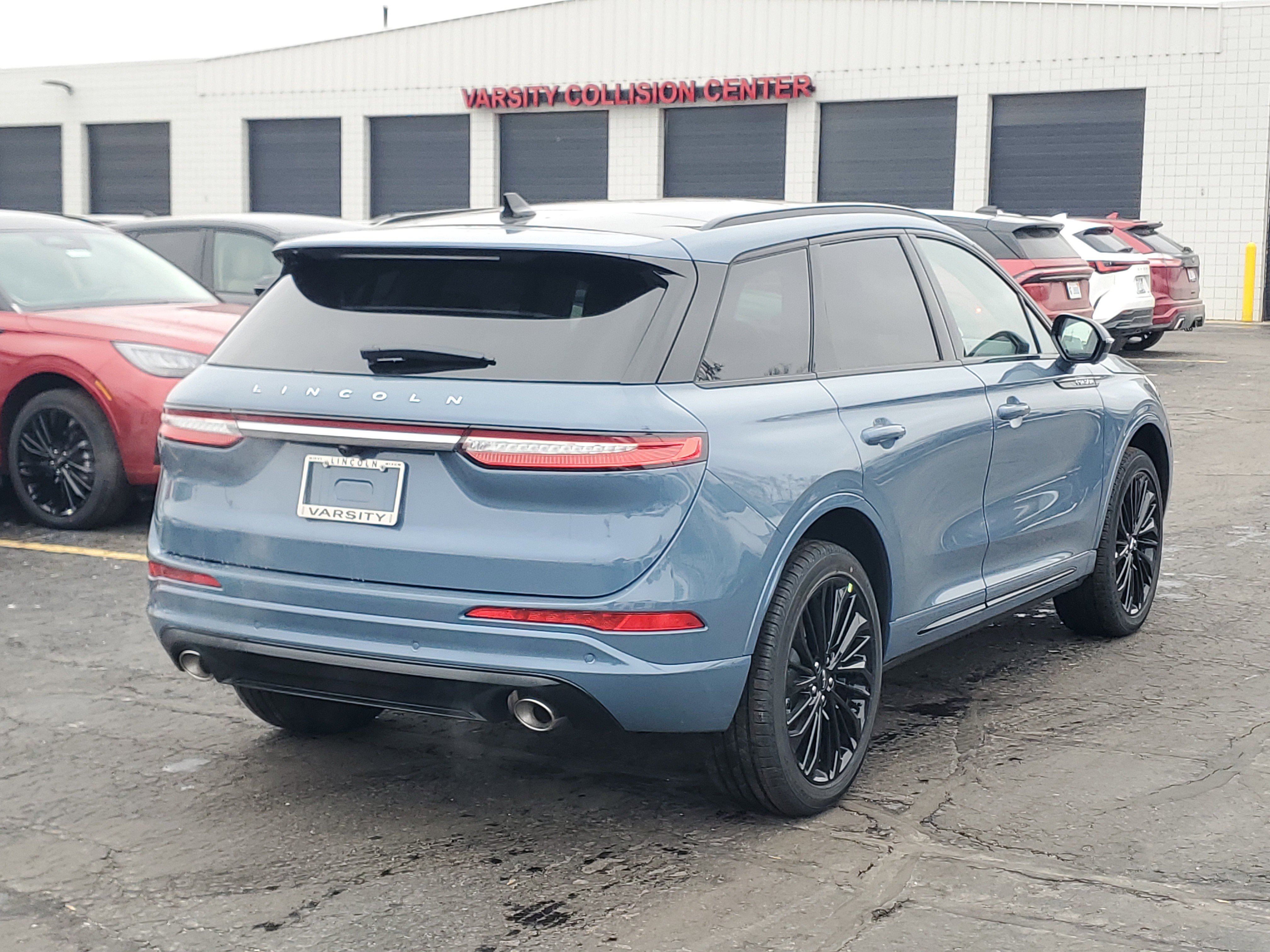 New 2026 Lincoln Corsair Premiere image 4