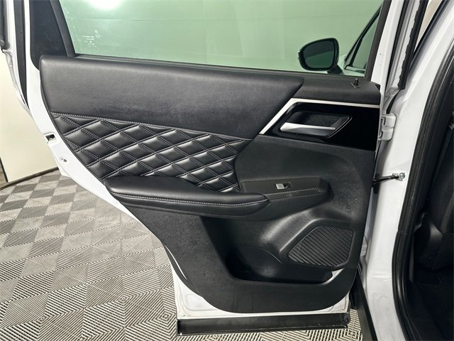 Used 2022 Mitsubishi Outlander SEL image 11