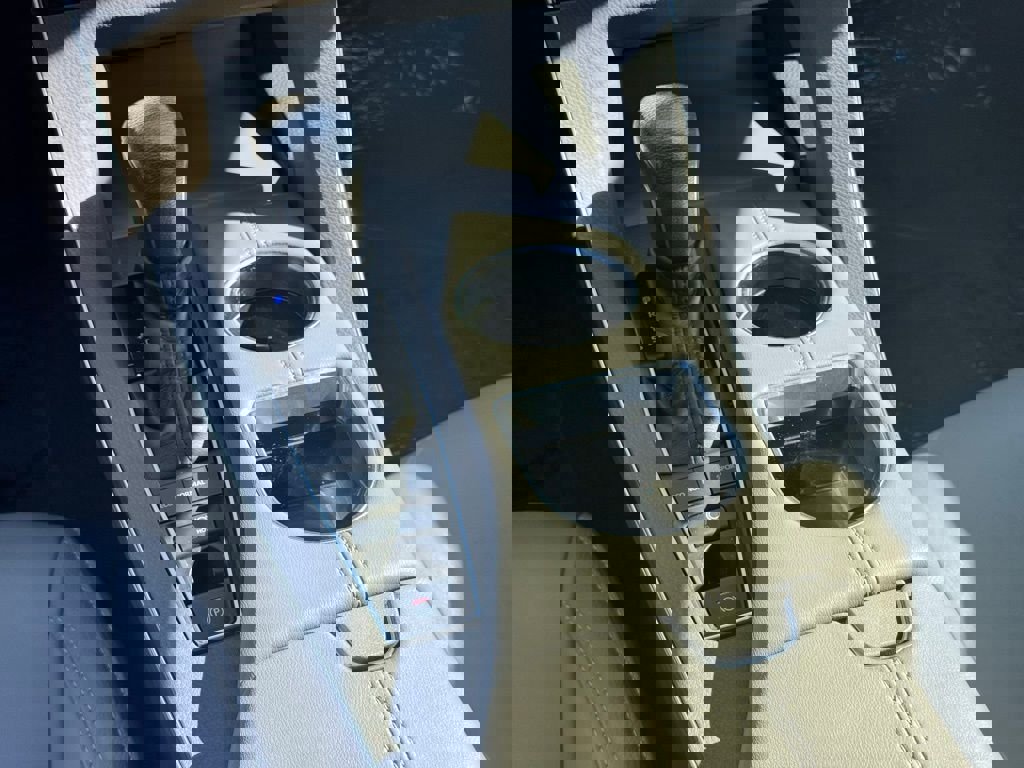 Used 2019 Toyota Avalon XLE w/ Moonroof Package image 21